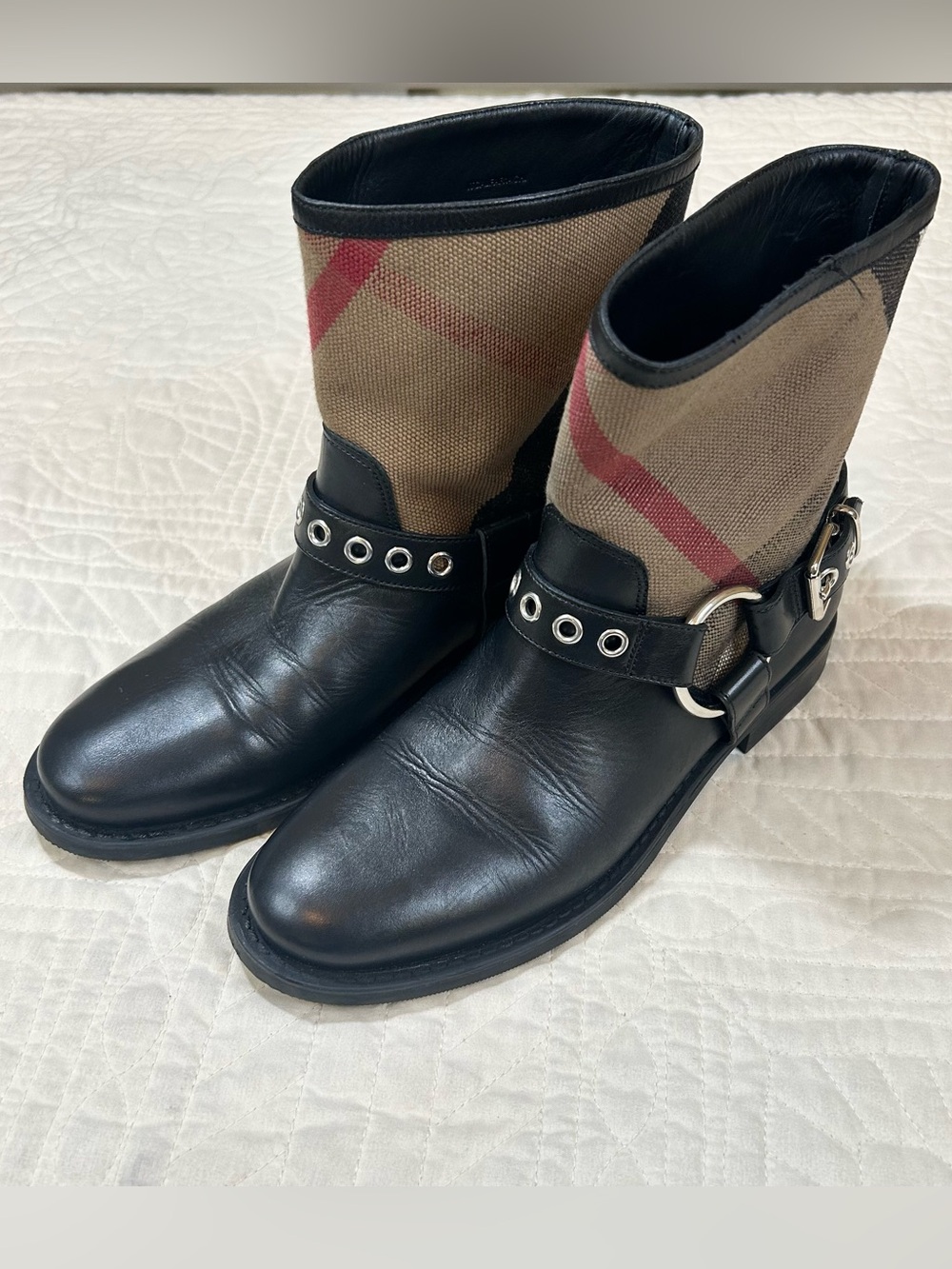 Burberry Queenstead Black Check Leather Boots Size 6.5 US (36.5 EU)